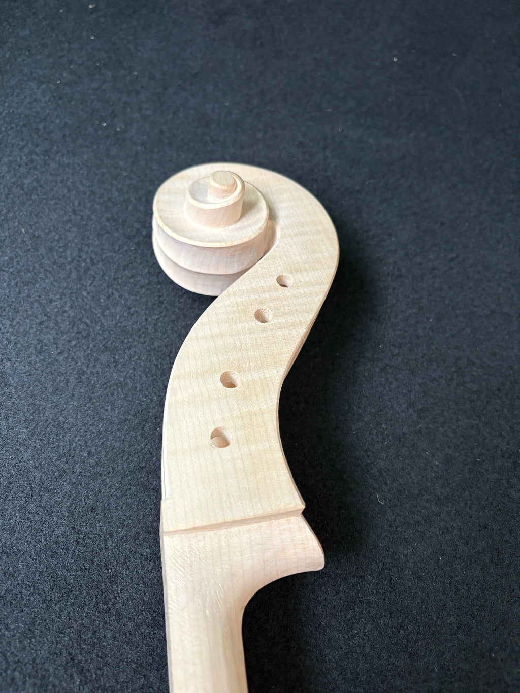 Antonio Stradivarius - Cello Scroll 4/4