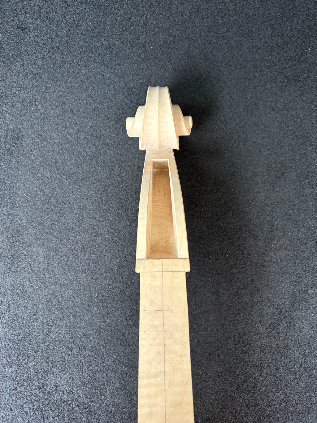 Antonio Stradivarius - Cello Scroll 4/4