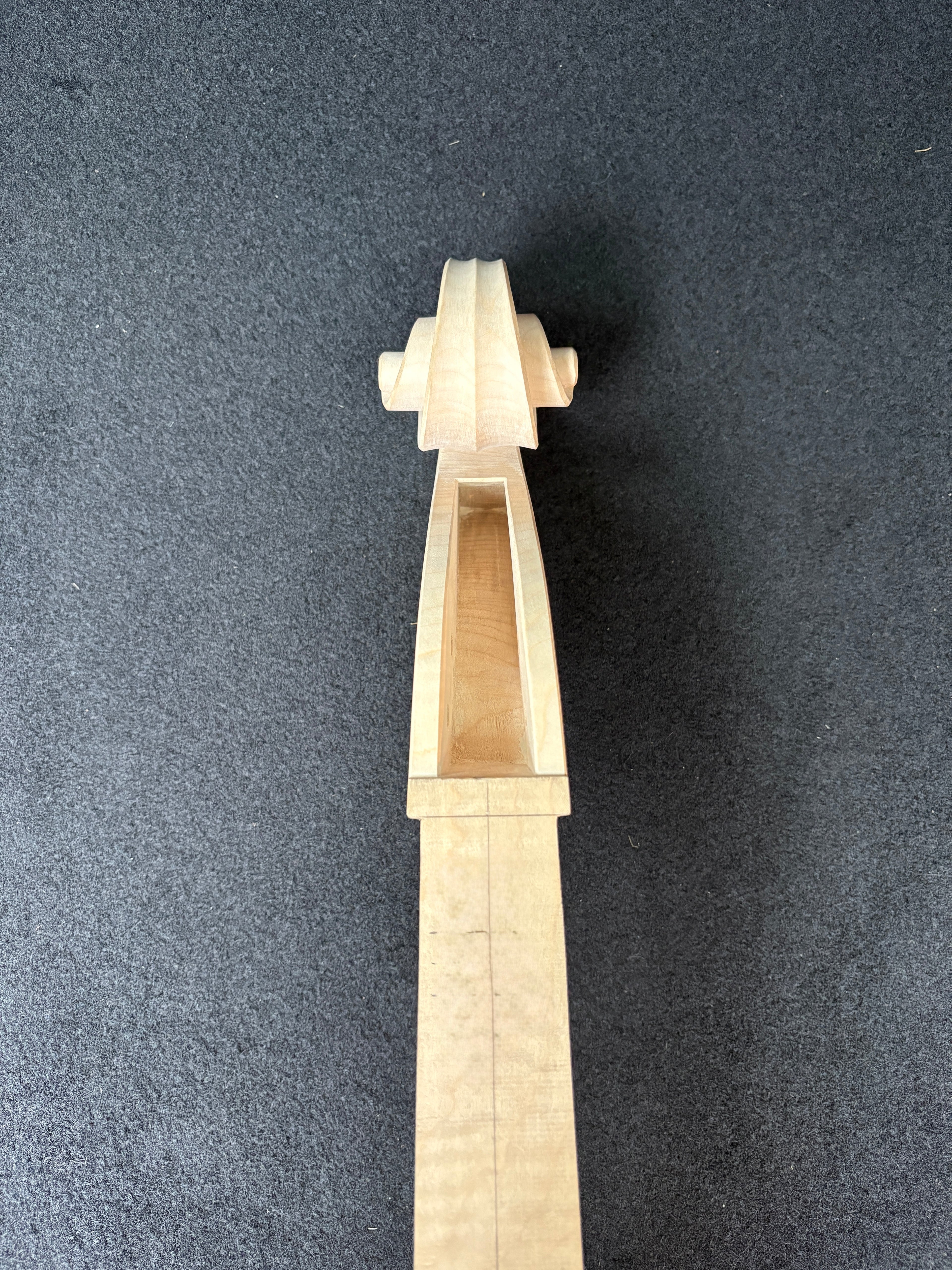 Antonio Stradivarius - Cello Scroll 4/4